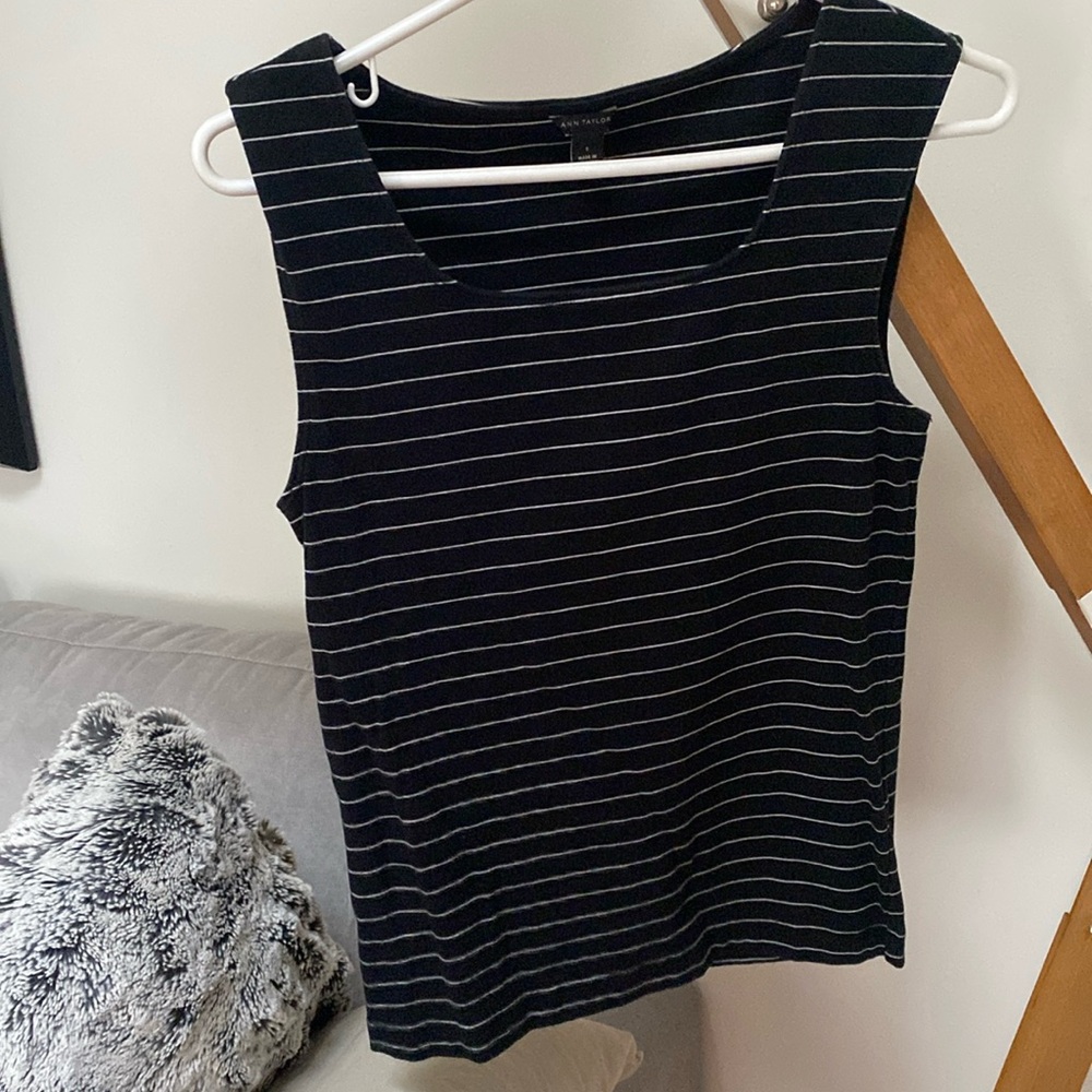 Scoop neck